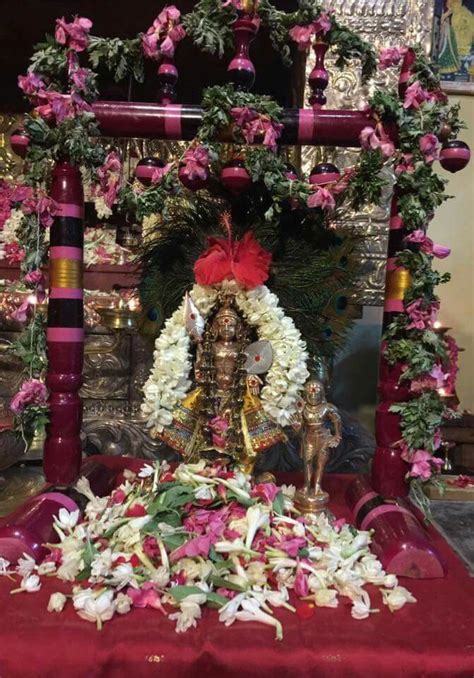 Pin By Beeshma Acharya On Balamuruga Hindu Gods Floral Wreath