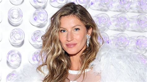 Gisele Bündchen Breathes New Life Into Old Dress With Eco-Friendly Gala