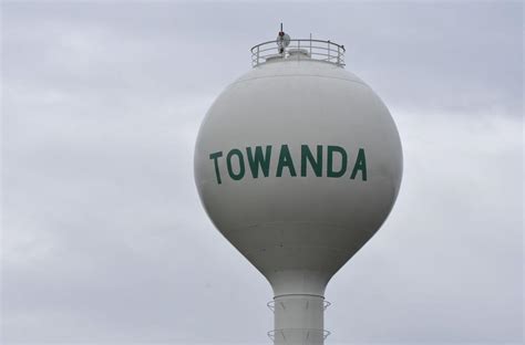 The Story Behind These Central Illinois Water Towers