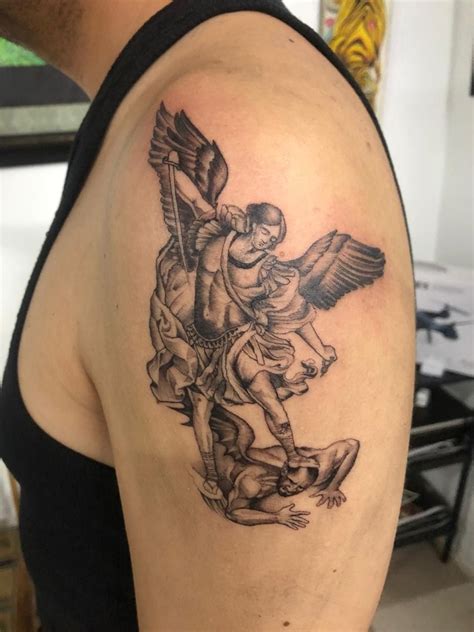 Tatuaje estilo jaspeado del Arcángel Miguel St Micheal Tattoo Dream