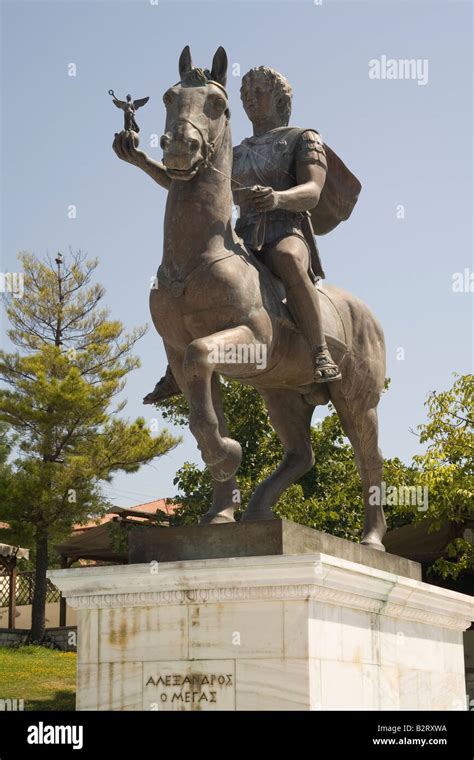 Grèce Macédoine Pella Alexander La Grande Statue Photo Stock Alamy