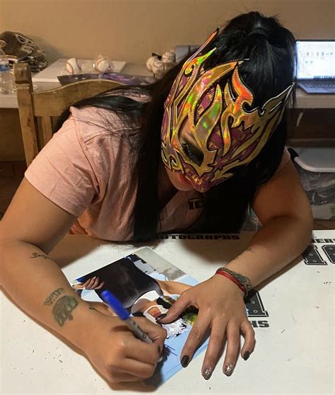 La Hiedra Signed 8x10 Photo Aaa Lucha Libre Pro Wrestling Picture