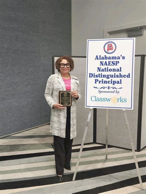 Dothan City Schools Principal Named Alabama 2023 District National Distinguished Principal Nominee