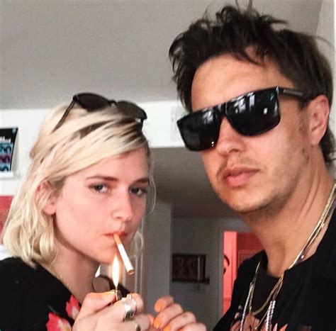 Australian youtuber and game streamer, lazarbeam, is considered to be one of the most skilled gamers of the current generation, having nominated for the shorty awards in the best in the gaming category. Julian Casablancas and his 21 yr old gf... dudes stay ...