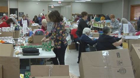 Grateful Grannies Play Santa To Cedar Rapids Families Kgan