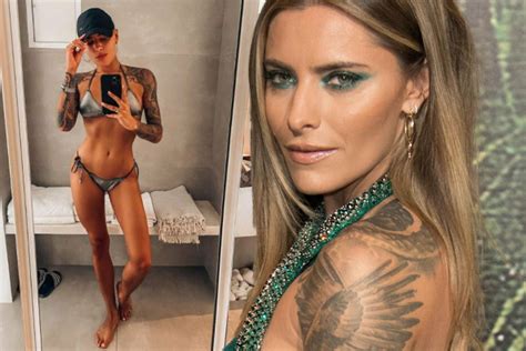 Sophia Thomalla Ist In Lockdown Laune Und Haut Fans Mit Sexy Foto Vom Hocker