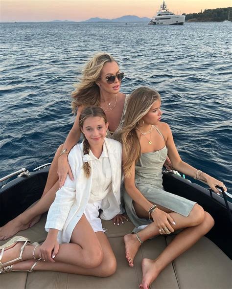 Amanda Holden 52 Twins With Lookalike Daughter Lexi 17 In Feathered