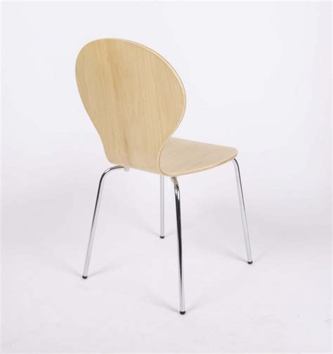 Die sitzfläche aus schichtholz garantiert robustheit und langlebigkeit. Stuhl aus Schichtholz, Stapelsthul, Farbe Ahorn
