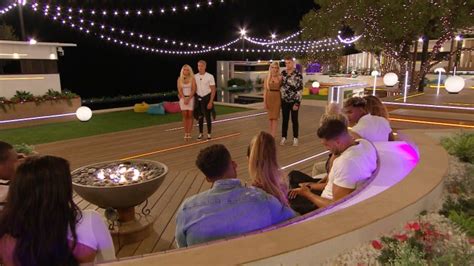 Love Islands Lucie And George Are The Latest Couple Brutally Dumped