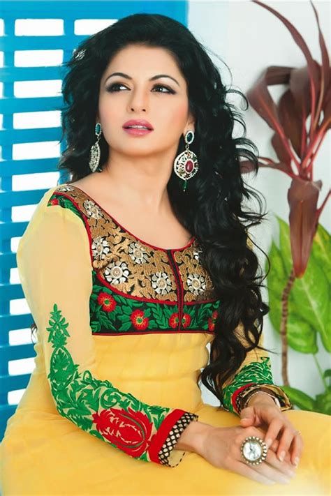Bhagyashree Hd Wallpaper Hd Latest Tamil Actress Telugu Actress