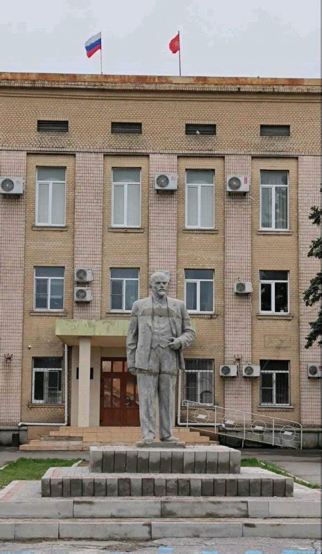 У Генічеську на Херсонщині окупанти відновили пам ятник Леніну