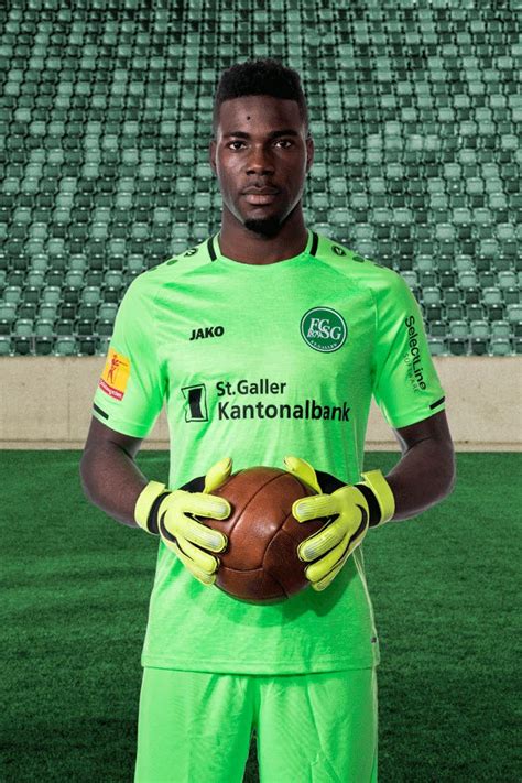 Leonidas stergiou zieht es in die serie a der wechsel von abwehrspieler leonidas stergiou vom fc st. 4er-Schnitt für den FCSG - Goalie Zigi glänzt mit Bestnote ...