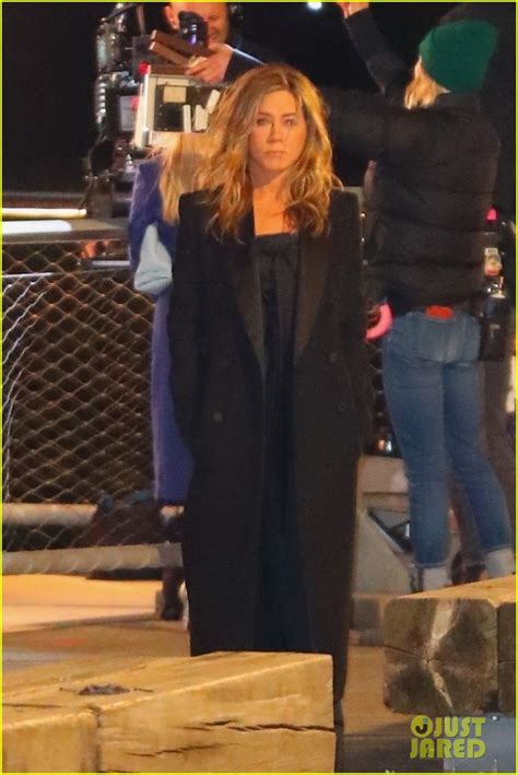 Jennifer Aniston Reese Witherspoon Spend Late Night On Set Filming
