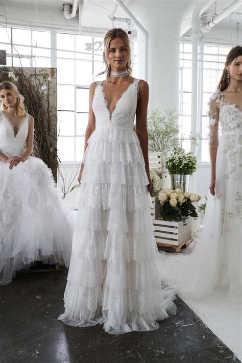 Best Dresses From Bridal Fashion Week Fall 18 Elle Australia