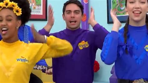 Moms Think The Purple Wiggle Is Hot Youtube