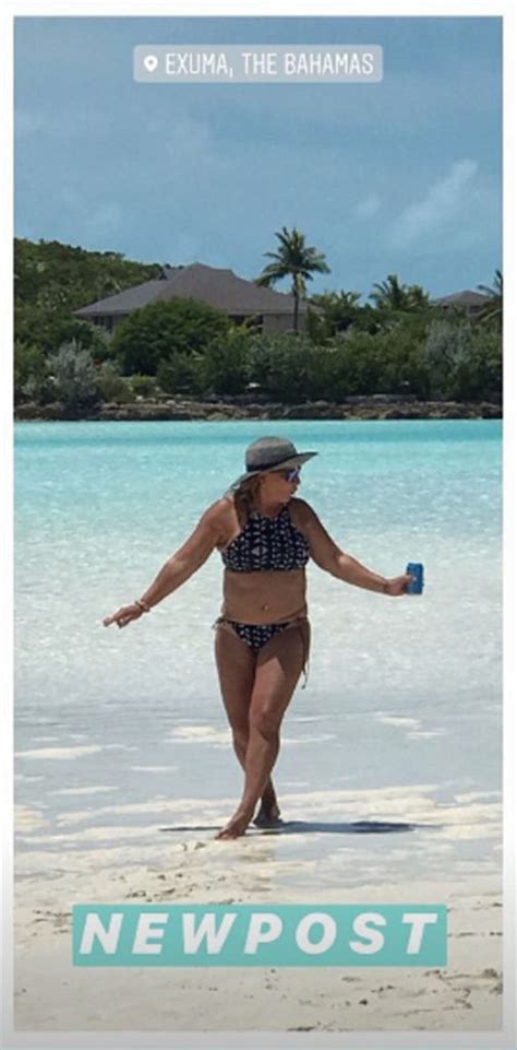 Doctora Polo Sorprende Con Foto En Bikini Desde Las Bahamas