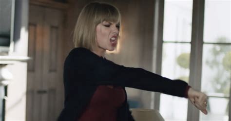 Taylor Swifts New Apple Music Commercial Shows A Dancing Confidence