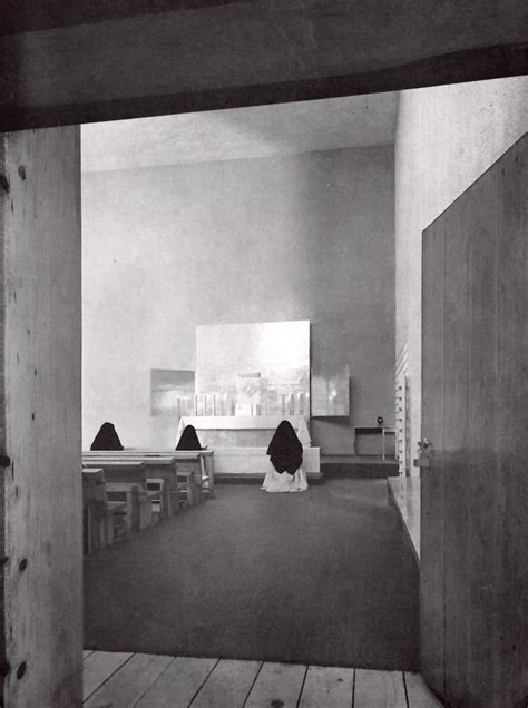 Tlalpan chapel (1960) the chapel and convent of the capuchinas sacramentarias (tlalpan, mexico) chapel in ciudad universitaria & tlalpan there's a sublime simplicity about this chapel, located inside. Capilla del Convento de las Capuchinas Tlalpan, México 1960 Arq. Luis Barragán Retablo dorado de ...