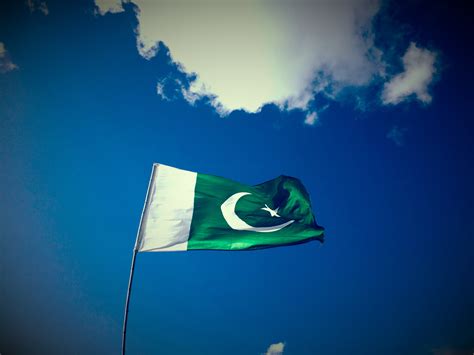 Flag Pakistan Green Sky Wallpaper And Background New Pakistani Flag