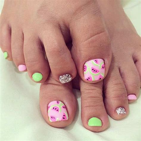 Check out 30 cool toenail designs that are sure to get your ideas flowing. 31 Easy Pedicure Designs for Spring | StayGlam