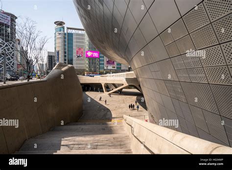 Dongdaemun Design Plaza Ddp Building Designed By Zaha Hadid Seoul