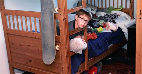 When it comes to keeping the bedrooms put together on a daily basis, there are a few little chores that i have my kids do. How to Teach Your Child to Clean ANY Bedroom in Ten ...