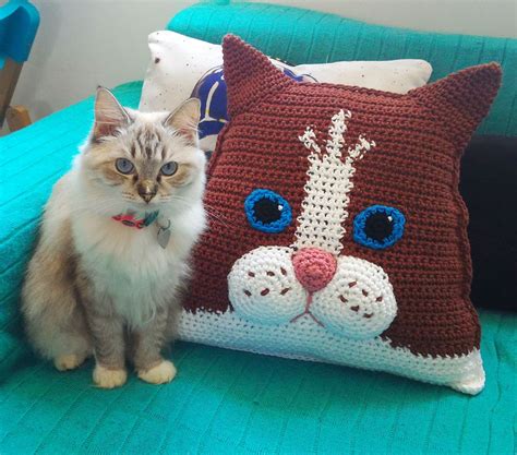 Bicolor Ragdoll Cat Pillow Pattern By Ana Amélia Miahandcrafter Cat