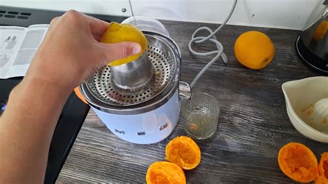Smeg Cjf01 Citrus Juicer Review Techradar