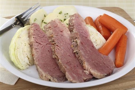A completely untrimmed fresh brisket maxes out at about 20 lbs, but but, i would at least divide it in 2 so that you're dealing with a manageable cuts of meat. The Best Ways to Cook Corned Beef & Cabbage | Cooking corned beef, Corn beef and cabbage, Corned ...