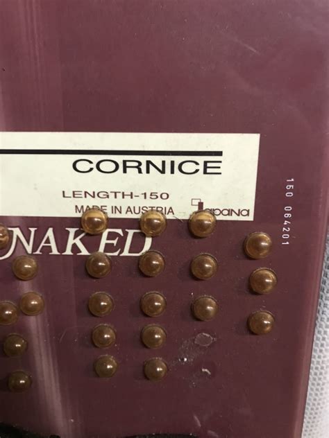 Yahoo Naked Cornice Cm