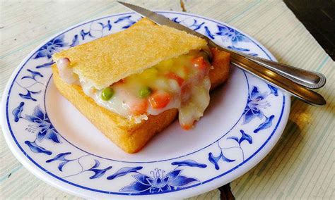 Enjoy our delicious sweet & sour chicken or our tasty chicken chow ho fun! Coffin Bread - Yum Chinese Food