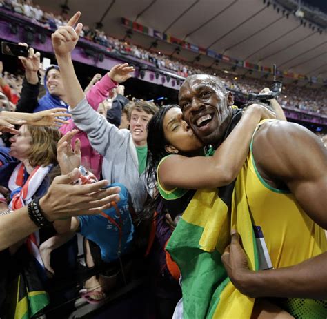 Zuerst gewann er den lauf über 100 meter und egalisierte dabei mit der zeit von 10,06 sekunden (handgestoppt: Sprintstar: Usain Bolt ist der König der Olympischen ...