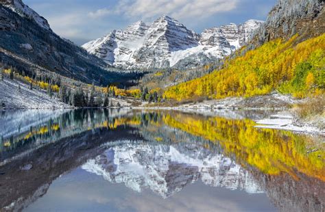 Colorado Maroon Bells Peaks Lake Reflection Elk Mountains Water