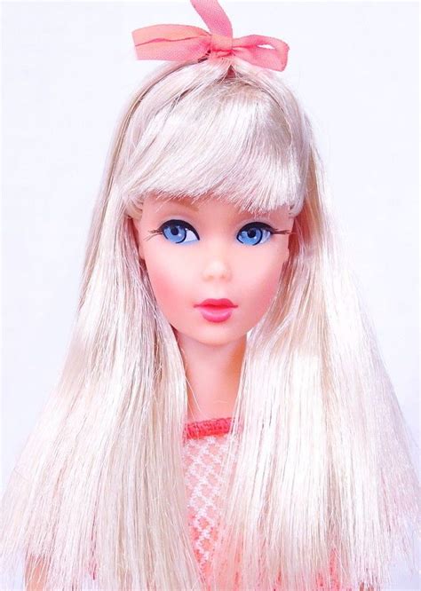 Gorgeous Vintage Platinum Blonde Twist N Turn Barbie Doll Mint