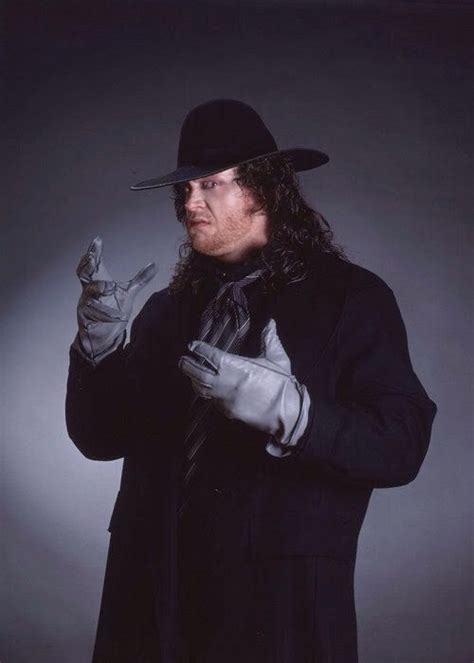 19 ноября 1990 на wwf survivor series гробовщик в составе million dollar team(сам гробовщик, тед дибиаси, хонки тонк мен и грег 1990 лучший гиммик (мертвец). Undertaker's Best and Worst | Wrestling Amino