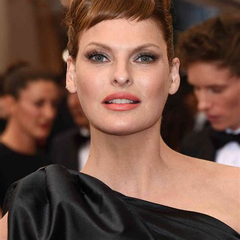 Linda Evangelista Hairstyles Her Hair Over The Years