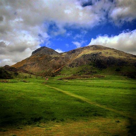 Arthur's seat is one of four hill forts, dating from around 2,000 years ago. Arthur's Seat , Edinburgh | Platser