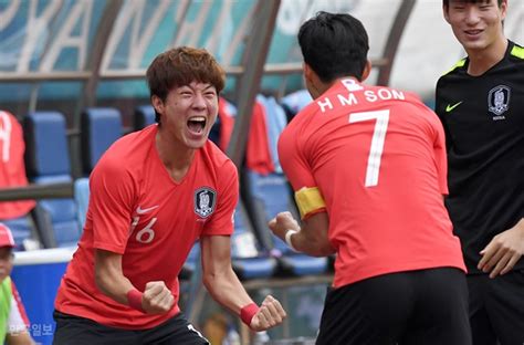 손흥민선수는 경기 후 비대면 공식 기자회견에서 에릭센에게 개인적으로 연락을 했다. 황의조 등번호 - ë °ì ¼ë¦¬ìŠ¤í ¬ì¸ í•œêµ­ ëª¨ë°"ì ¼ ...