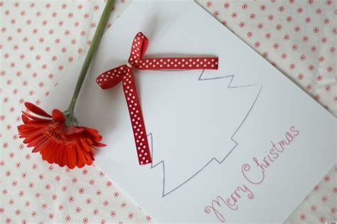 Matching aprons and sweet cookies for the win! Homemade Holiday Cards: 13 Pretty DIYs To Make And Send ...