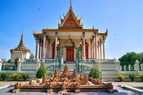 24 tempat wisata di lombok yang bikin siapapun tercengang akan keindahannya. 10 Tempat Wisata Terbaik di Kamboja 2020 • Wisata Muda