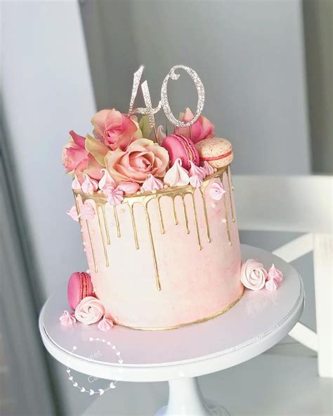 We put together some 30th birthday ideas to help you mark a 30 birthday with a little or a lot of fanfare. Pink and gold rosy cake simple and feminine | Pink ...