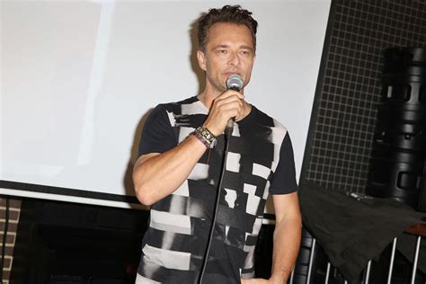Johnny hallyday chante vous les femmes (pauvres diables), reprise du succès de julio iglesias 7. Billets David Hallyday | Places de Concert David Hallyday ...