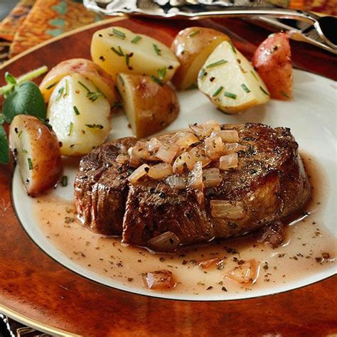 Best beef tenderloin christmas dinner from jenny steffens hobick beef tenderloin recipe for holiday.source image: 13 Impressive Roast Beef Recipes You Should Make for ...