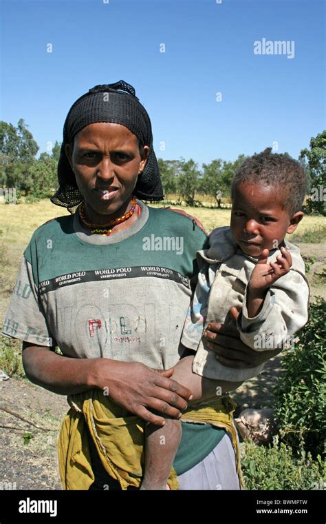 Ethiopian Woman And Child Hi Res Stock Photography And Images Alamy