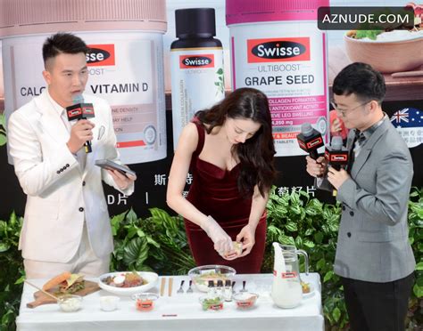 Dilraba Dilmurat Flaunts Her Figure In A Tight Dress At The Event In In