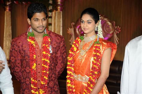 Stylish star allu arjun married sneha reddy, daughter of prominent telangana educationist kanchara chandrasekhar reddy on march 6, 2011. Download free mp3 songs and Wallpapers Tollywood Bollywood: Allu Arjun Marriage Reception ...