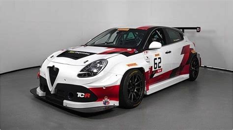 Une Alfa Romeo Giulietta Tcr Dollars