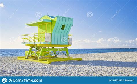 Lifeguard Hut On The Beach In Miami Florida Colorful Hut On The Beach