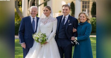 us president joe biden s granddaughter naomi ties the knot in historic white house wedding