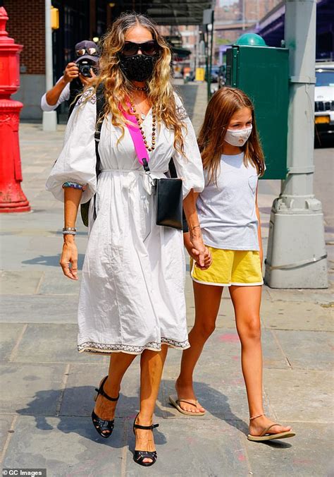 sarah jessica parker and her mini me daughter tabitha 11 take a trip to her seaport store